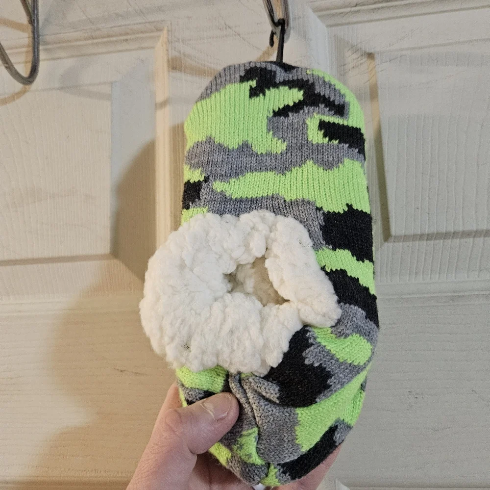Northeast Outfitters Youth Cozy Cabin CAMO Print Slipper Socks: NWT: SIZE 10K-4